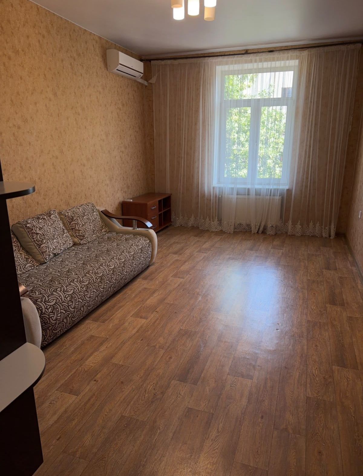 Apartment on Serednofontanska Street.