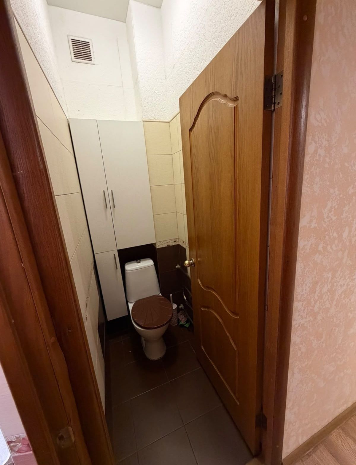 Apartment on Serednofontanska Street.