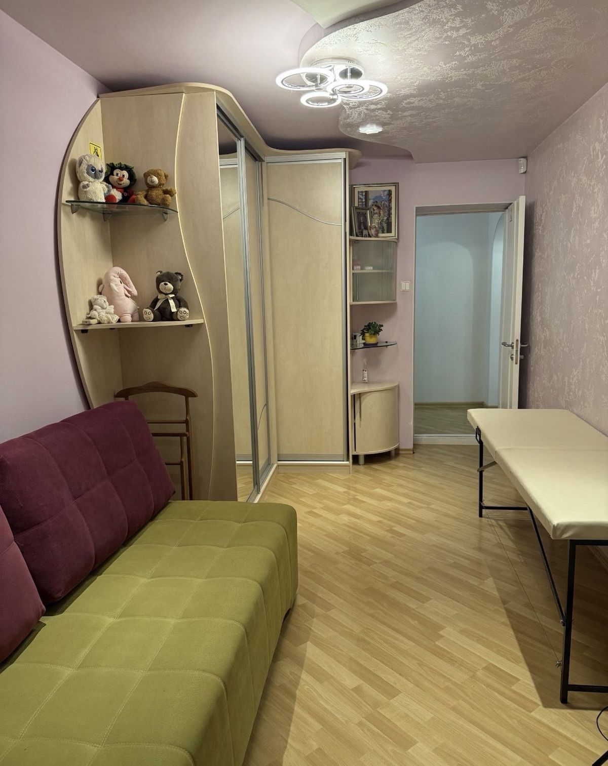 Apartment on Akademichna Street