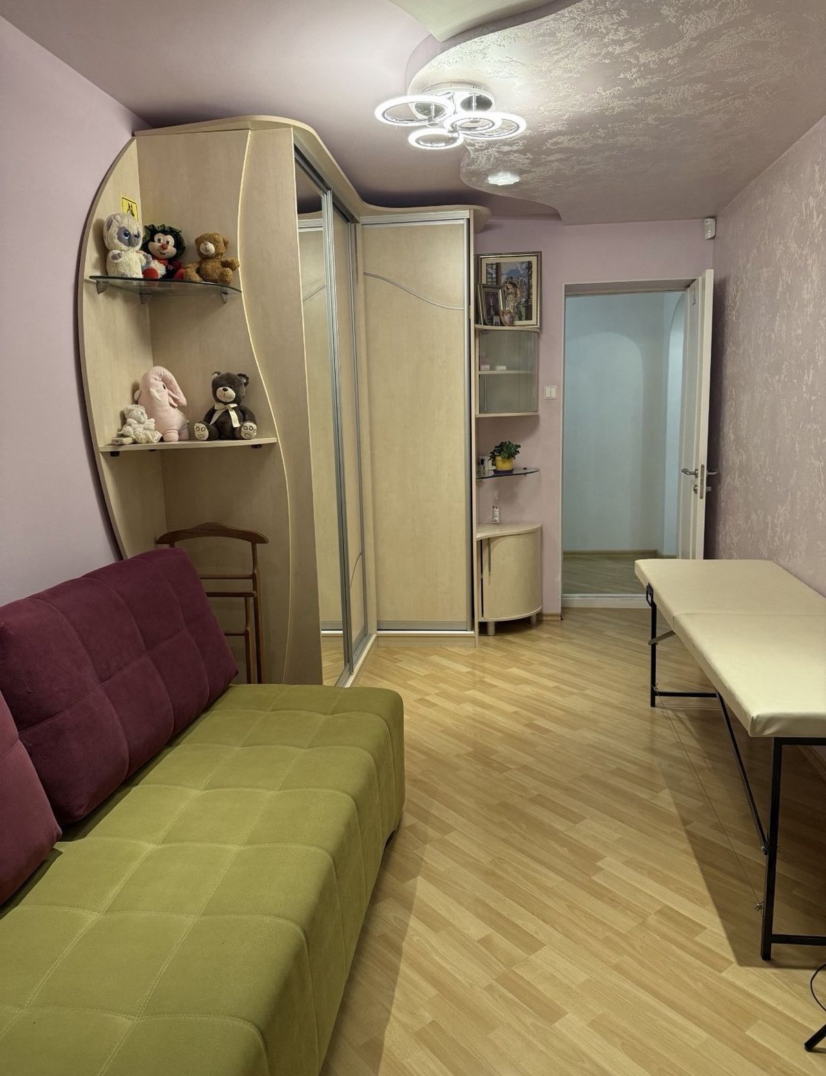 Apartment on Akademichna Street