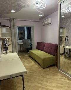 Apartment on Akademichna Street