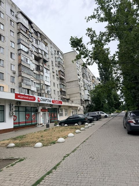 Квартира на проспект Небесної сотні вул