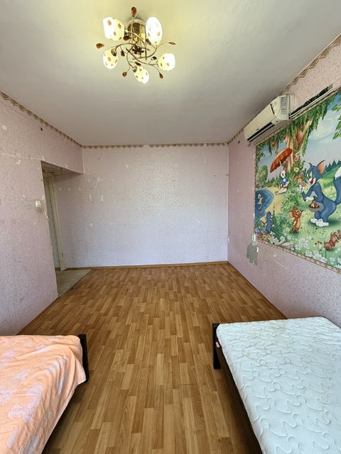 Квартира на проспект Небесної сотні вул
