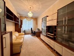 Apartment on Dovzhenko Street