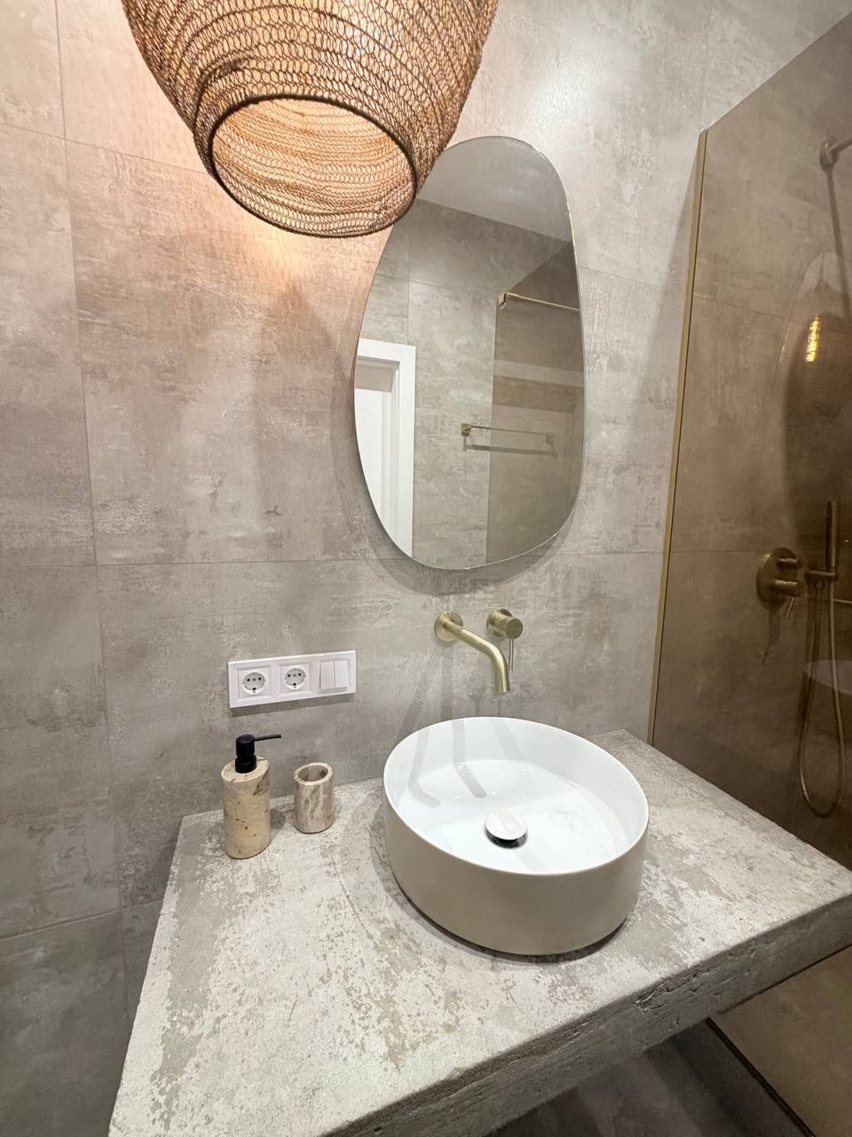 A 1-bedroom apartment in the Atmosfera residential complex.