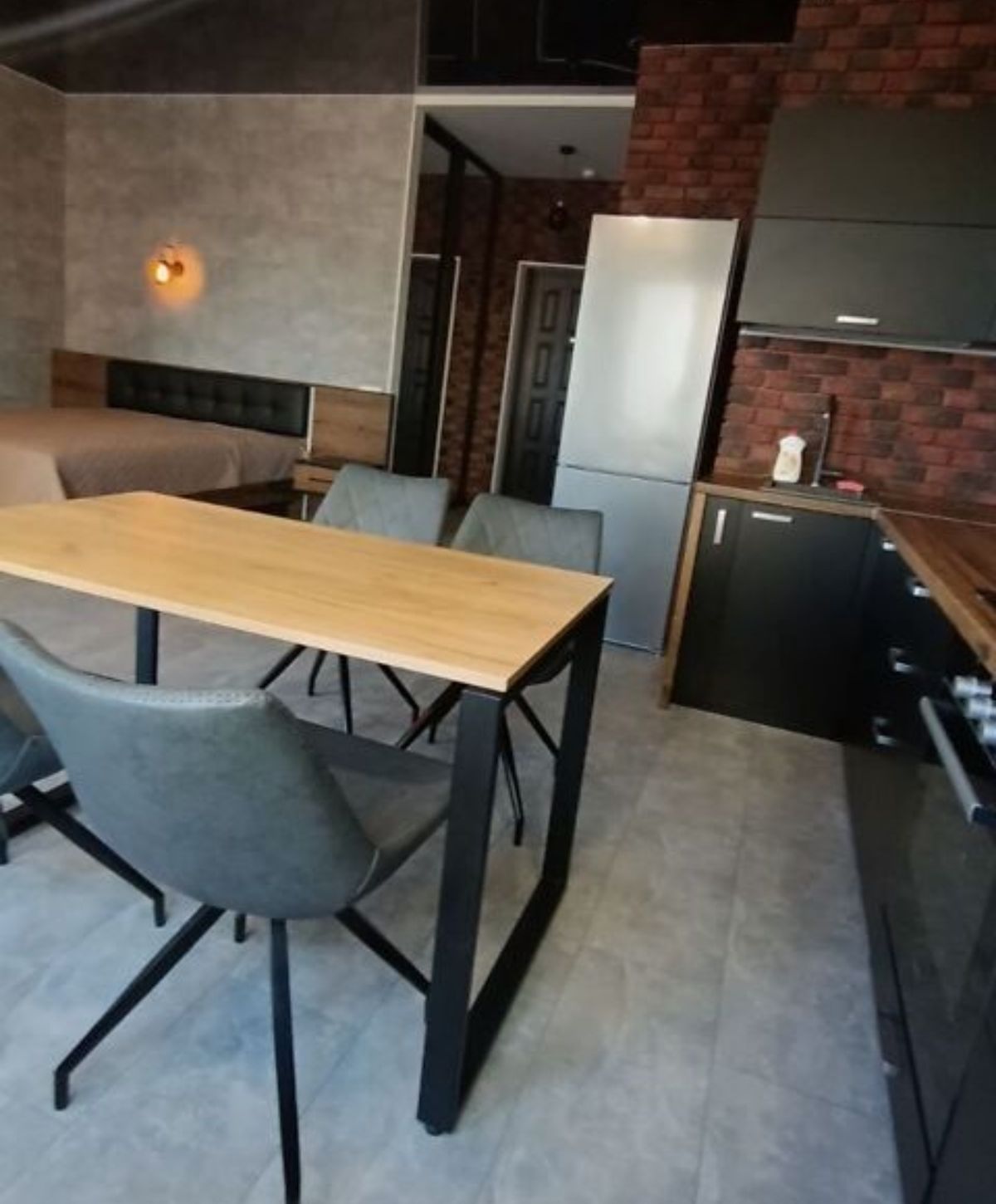 Apartment on V. Samofalova Street