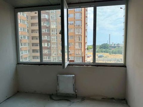 The apartment is located on Shkilna Street.
