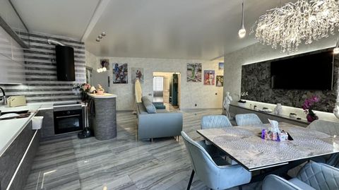 Apartment on Samofalova St.