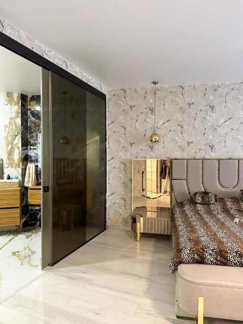 Apartment on Samofalova St.