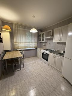Квартира на Рекордній вул.