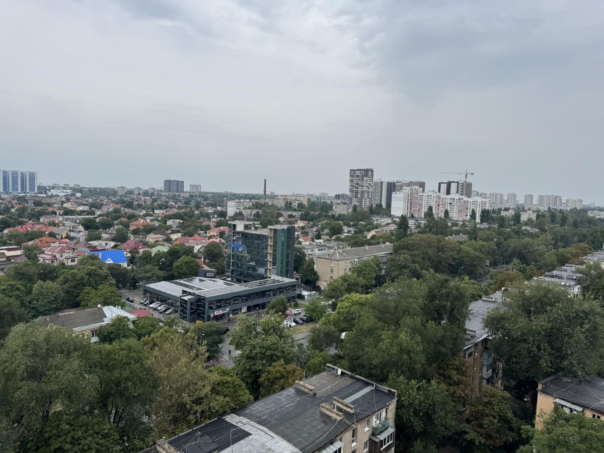 Квартира на Полуничний пров.