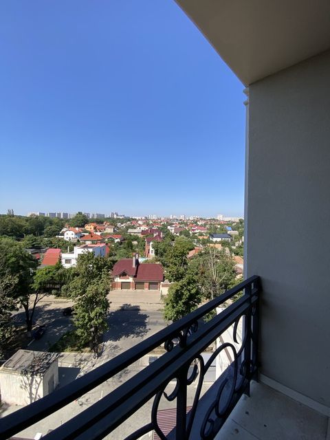 Квартира на Дачі Ковалевського вул.