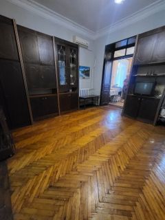 Apartment on Troitska Street