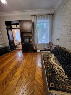 Apartment on Troitska Street
