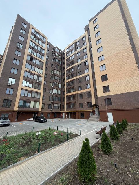 Apartment on Pliieva Street