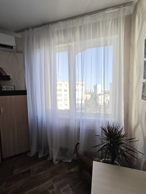 квартира на Масив Райдужнмй вул.