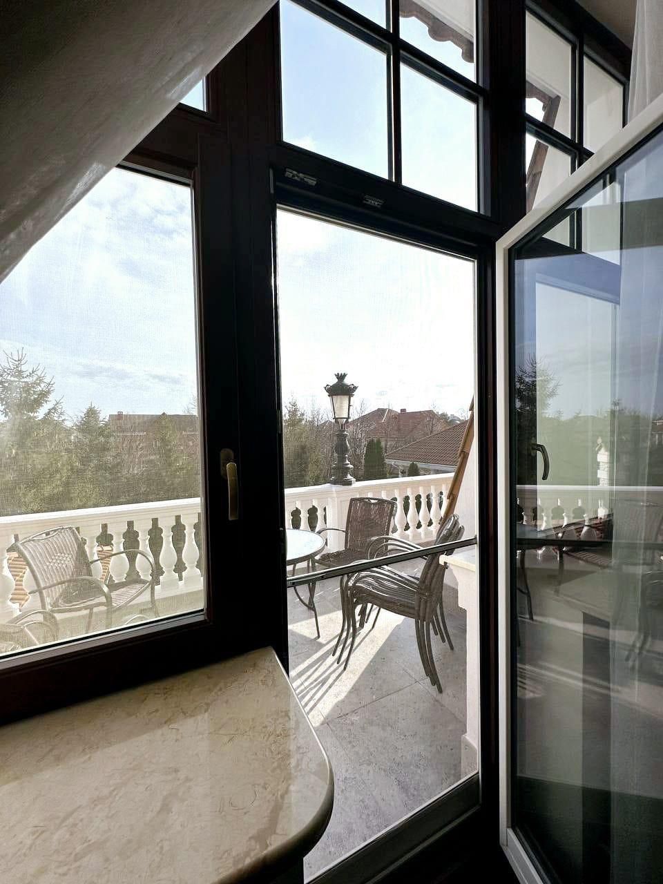 Luxury home for sale on Sovinion 3