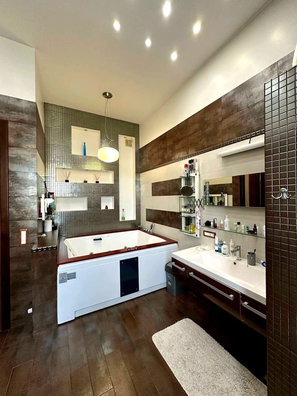 Luxury home for sale on Sovinion 3