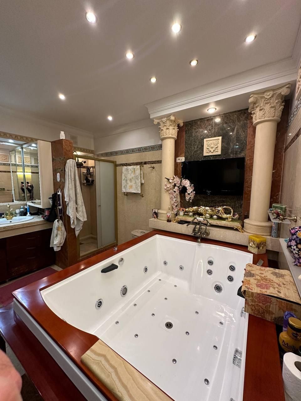 Luxury home for sale on Sovinion 3