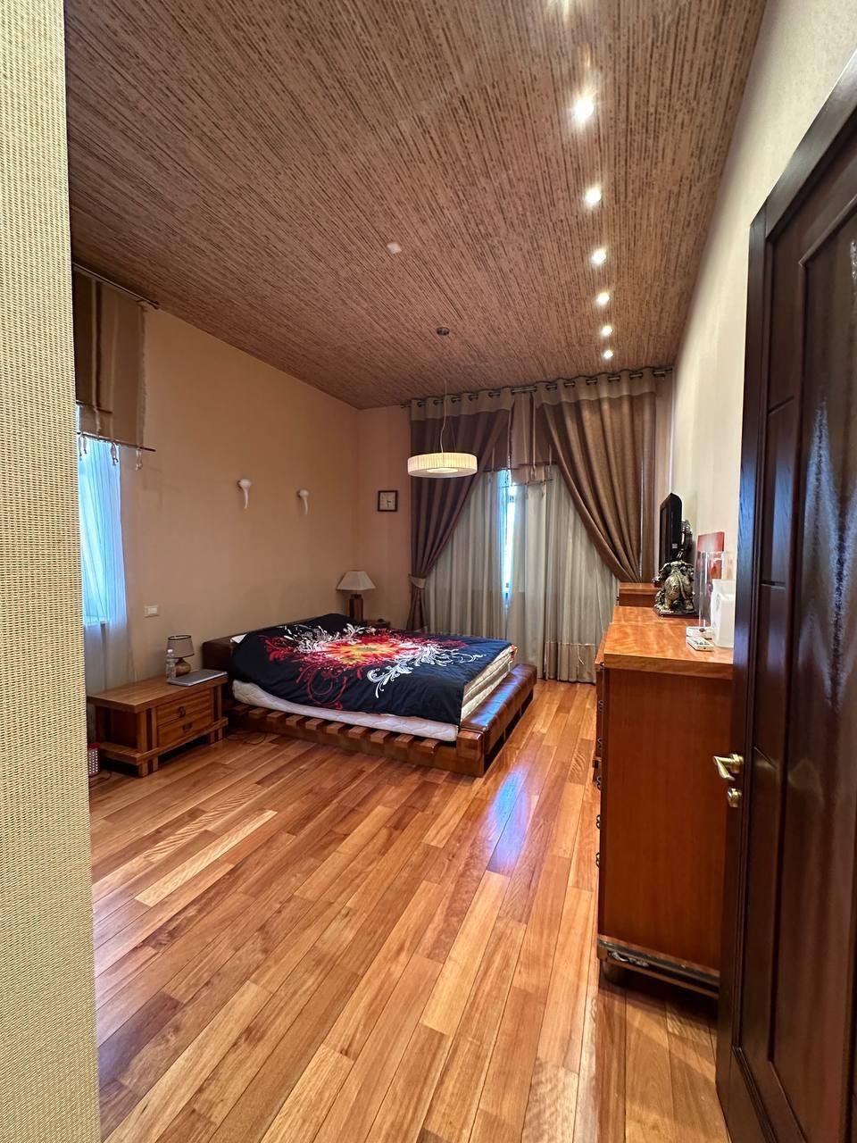 Luxury home for sale on Sovinion 3
