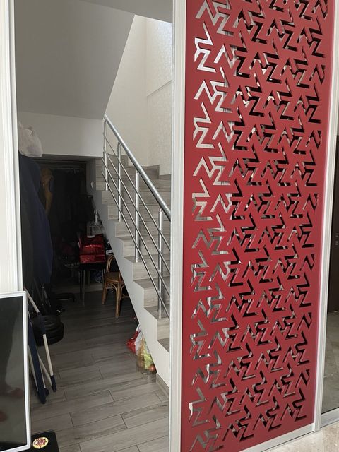 The house is located in Sovinion, Berehova Vuzha.