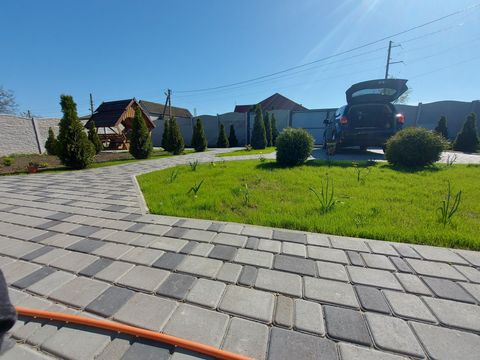 Продаж будинку на Новоселiв вул.