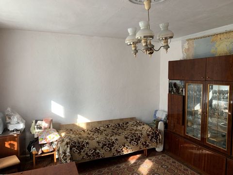 The house is located at 2 Vynogradna St.