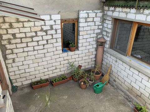 The house is located at 2 Vynogradna St.