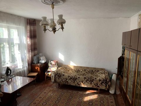 The house is located at 2 Vynogradna St.