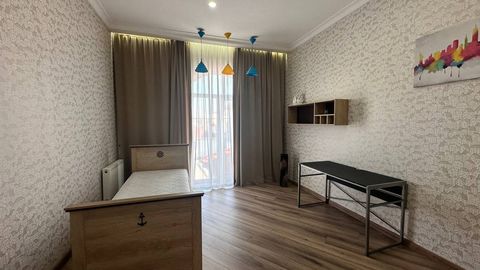 У продажу просторий будинок в Совинйон 3