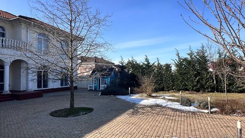 У продажу просторий будинок в Совинйон 3