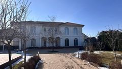 A spacious house is for sale at Sovinion 3