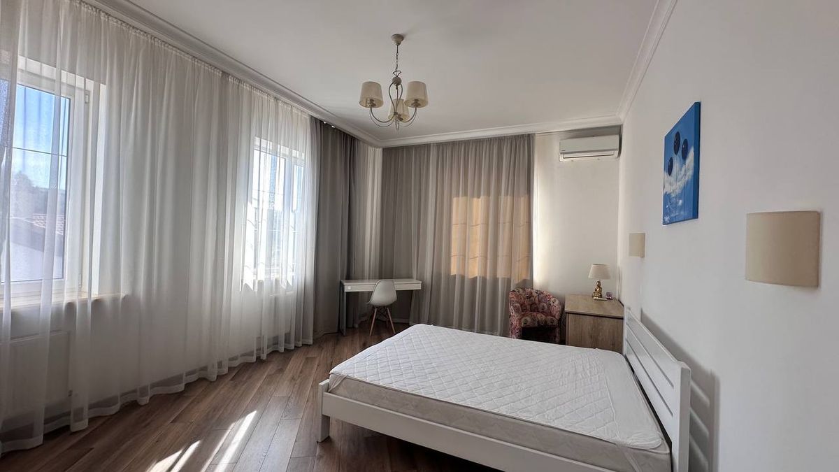 A spacious house is for sale at Sovinion 3