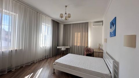 У продажу просторий будинок в Совинйон 3