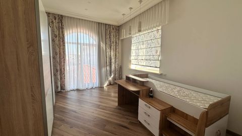 У продажу просторий будинок в Совинйон 3