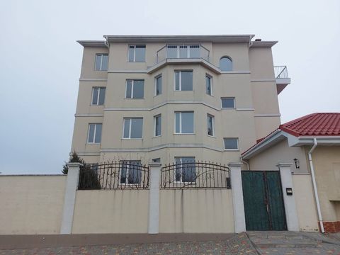Будинок на Райдужній вул.