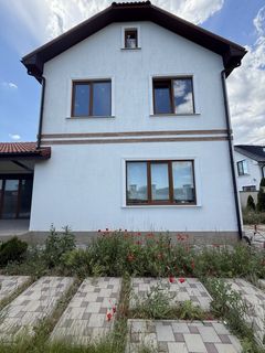 Будинок в Котеджному селищі "Світлий Совіньйон" на Червона Рута, вул.