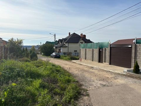 В продаже участок 5 соток в Черноморке.